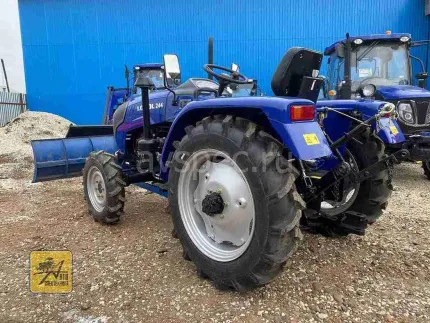 Трактор Lovol TE 244 HT с отвалом